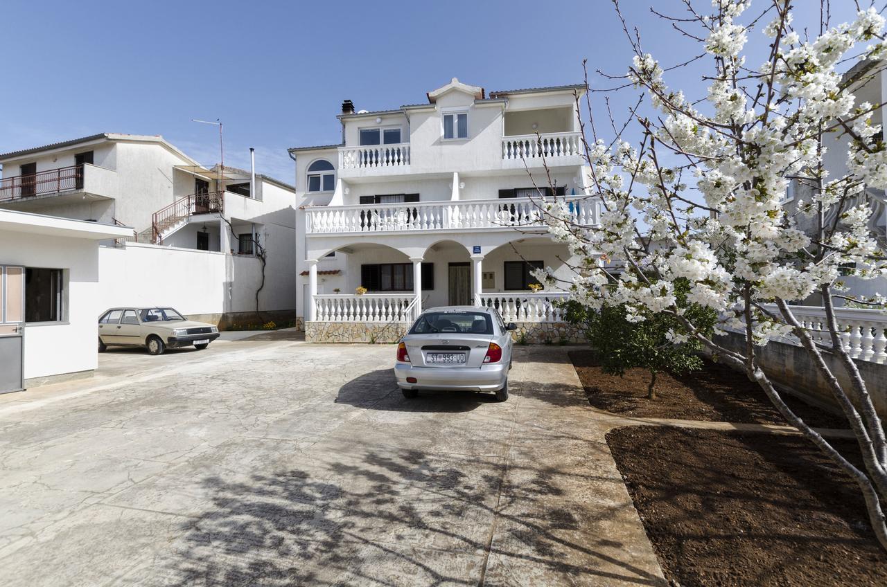 Mime Apartmán Pirovac
